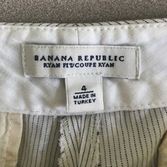 Banana Republic Bermuda Shorts - Picture 3 of 4